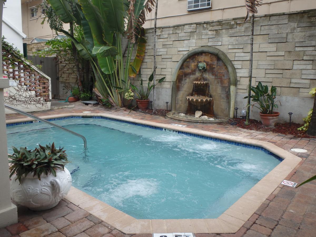 Courtyard Villa Hotel Lauderdale-by-the-Sea Bagian luar foto