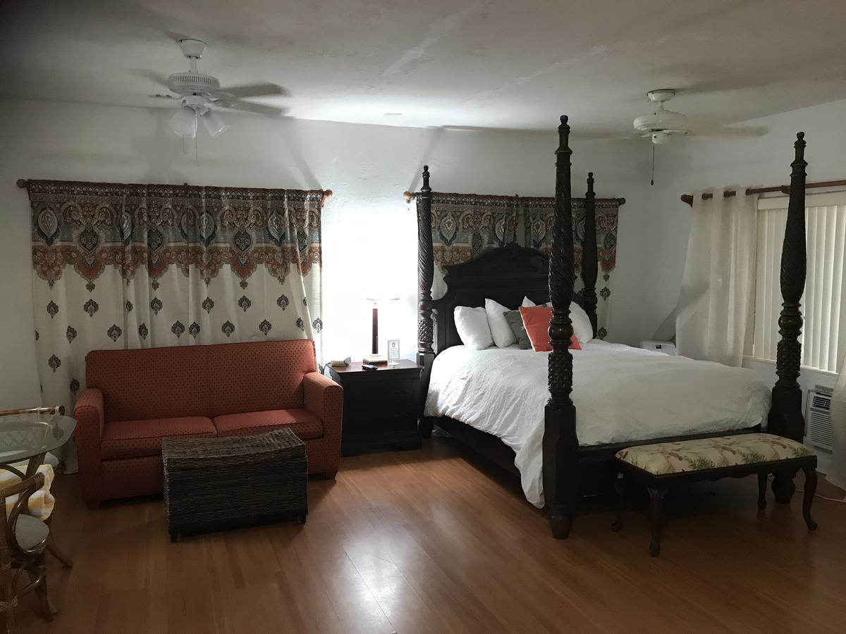 Courtyard Villa Hotel Lauderdale-by-the-Sea Bagian luar foto