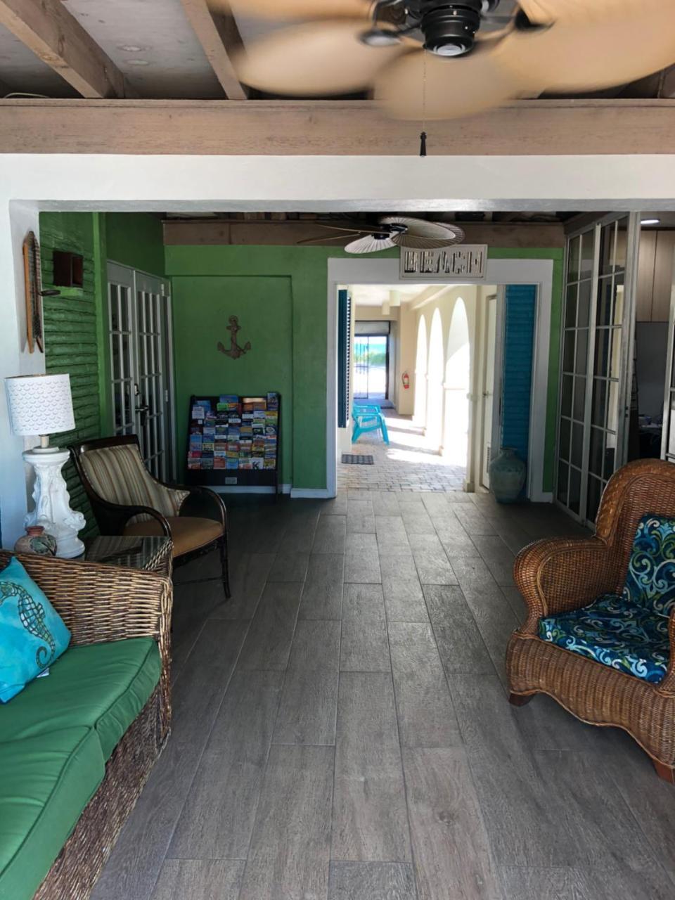 Courtyard Villa Hotel Lauderdale-by-the-Sea Bagian luar foto
