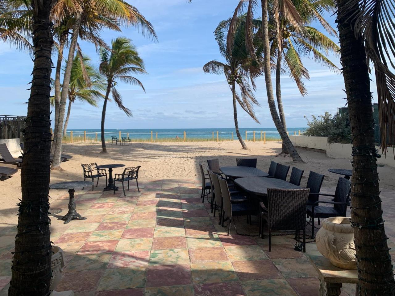 Courtyard Villa Hotel Lauderdale-by-the-Sea Bagian luar foto